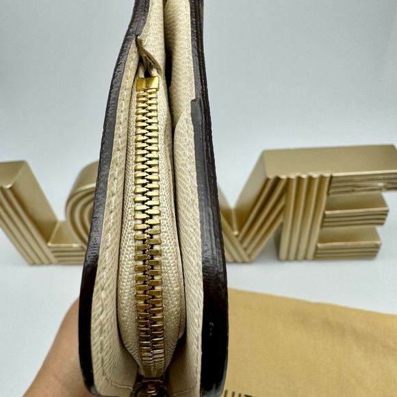 Authentic LV insolite wallet - Picture 7 of 12